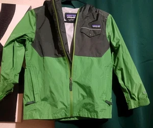 Patagonia Torrentshell Boys Rain Jacket. - Picture 1 of 2