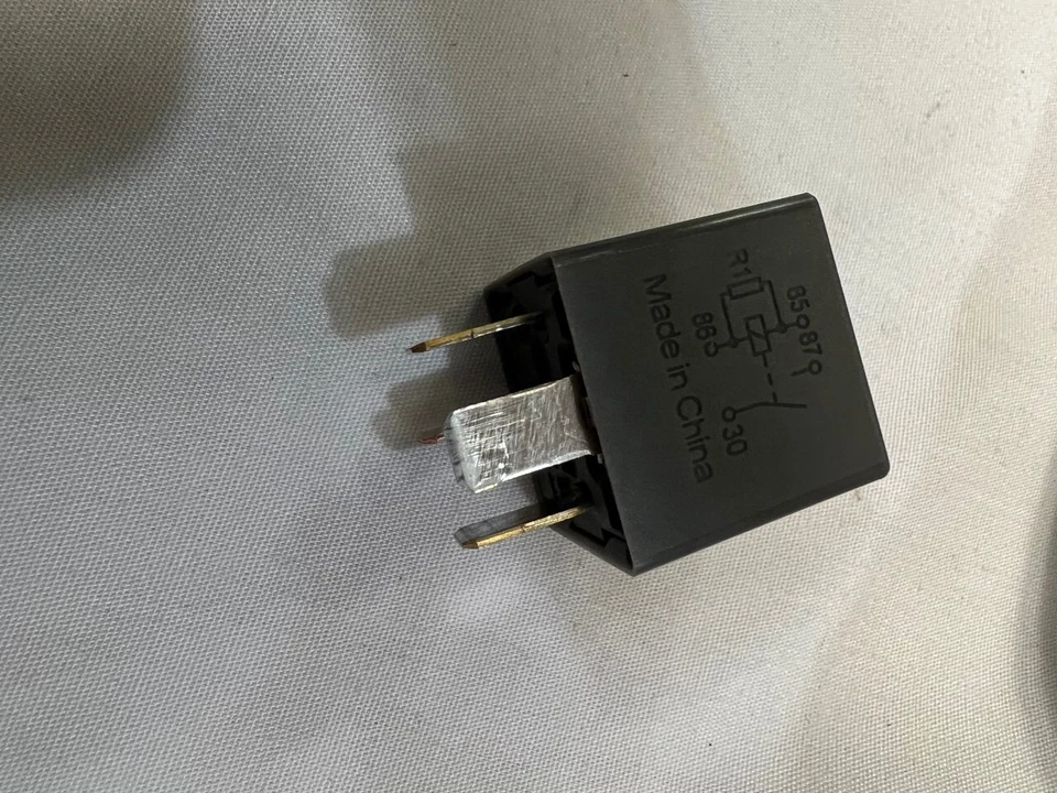 Lote de 400 - 2014-2022 relé multiuso GM 13468934 - Imagem 1 de 3