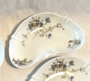 Theo Haviland Limoges Frankreich Halbmond Knochen Schale(n) Floral blau rosa Blumen 6" L - Bild 1 von 14