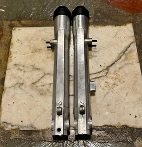 Juego de patas de horquilla Benelli / Motobi 125cc y 250cc SS Marzocchi 32 mm / 31,5 mm *NOS* - Imagen 1 de 6