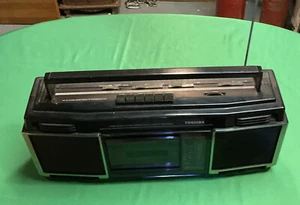 VTG Toshiba RT-6017 / Stereo Radio Cassette Recorder - Untested (PARTS /REPAIR) - Picture 1 of 18