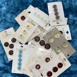 Vintage La Mode Button Lot In Cards. France Spain Brown Metal Green White Blue - Picture 1 of 12
