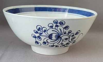 ANTIQUE ENGLISH PEARLWARE  HAND PAINTED FLOWERS BOWL C1790S - Image 1 of 4
