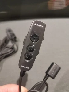 Sony Walkman Cassette Remote Controller (RM-WME5) - Picture 1 of 9