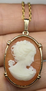 Vintage Cameo Pendant Gold Tone NEW 18KGP Gold Plated 46cm Chain Necklace - Picture 1 of 11