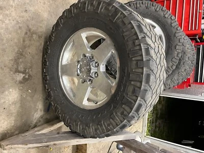 Pneu 37x13.50R20 Nitto Trail Grappler M/T 37x13.50R20LT 127Q 10PR 35% banda de rodagem 7/32 - Imagem 1 de 3