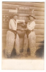 USA Arizona Jacks Wilder Westen Cowboy mit Pistole,Wild West male RPPC ~1915 - Picture 1 of 2