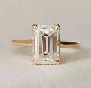 Anello di fidanzamento 3,0 CT taglio smeraldo moissanite aureola nascosta placcato oro giallo 14 kt - Foto 1 di 8
