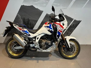 Honda CRF 1100 Africa Twin Adventure Sports DCT ES 2025 with only 719 miles - Picture 1 of 13