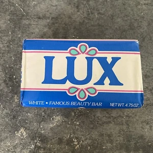 Vintage LUX The Pure Beauty Soap Bar 4.75 oz Regular Size SEALED - Picture 1 of 6