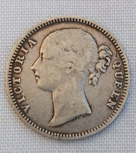 1840 BRITISH INDIA HALF 1/2 RUPEE QUEEN VICTORIA SILVER COIN - Picture 1 of 2