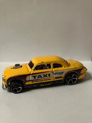 Hot Wheels HW City Works Shoe Box Yellow Die Cast - Image 1 of 4