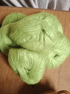 6 x 25gm balls - 50%Mohair 50% Acrylic . Very Soft . Citrus Lime Green - Picture 1 of 9