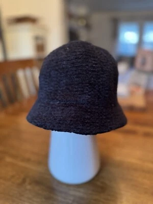 Mujer August Hat Company Negro Chenille Cloche Talla Única Invierno Accesorios Foto 1 de 4