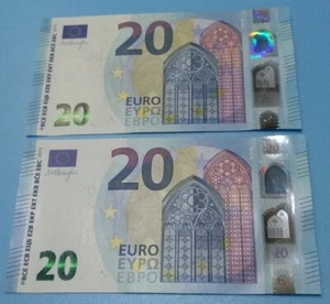 ESCASA PAREJA DE BILLETES DE 20 EUROS ESPAÑA SERIE VH-V003 EN PLANCHA, MUY RARO - Imagen 1 de 2