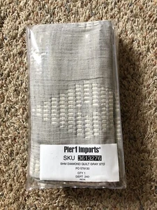 Pier 1 Imports Diamond Quilt grau STANDARD Schein Neu mit Etikett - Bild 1 von 2