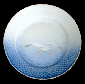 BING & GRONDAHL blue plate SEAGULL 618 gold trim 7 5/8 inch - Picture 1 of 4