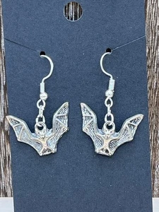 Vampir Fledermaus Silberfarben Halloween Ohrringe Goth - Bild 1 von 1