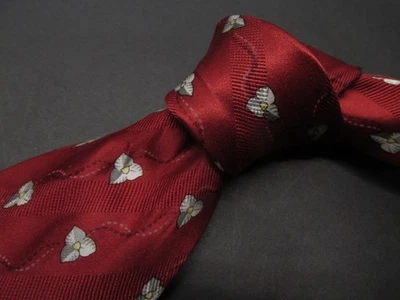 Gravata Valentino italiana de seda, vermelha com estampa floral branca, vintage em excelente estado usado CC53 - Imagem 1 de 4