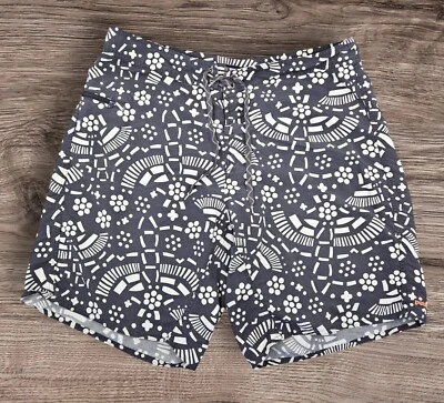 Patagonia Men's Dark Grey 9" Wavefarer Boardshorts/Swim Trunks Size 38 - Image 1 of 4