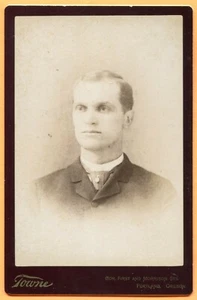 Portland, OR, Portrait eines jungen Mannes, von Towne, um 1880 - Bild 1 von 3