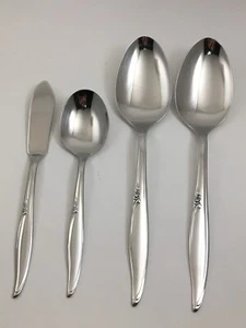 Oneida Kenwood Forever Rose Acero Inoxidable EE. UU. Brillante 2 Cucharas para Servir, Azúcar, Cuchillo - Imagen 1 de 5