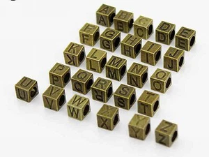 130 Cuentas Dije Europeo Cubo Letra Alfabeto Aleación Tono Bronce Letra "A-Z" 7X7mm - Imagen 1 de 4