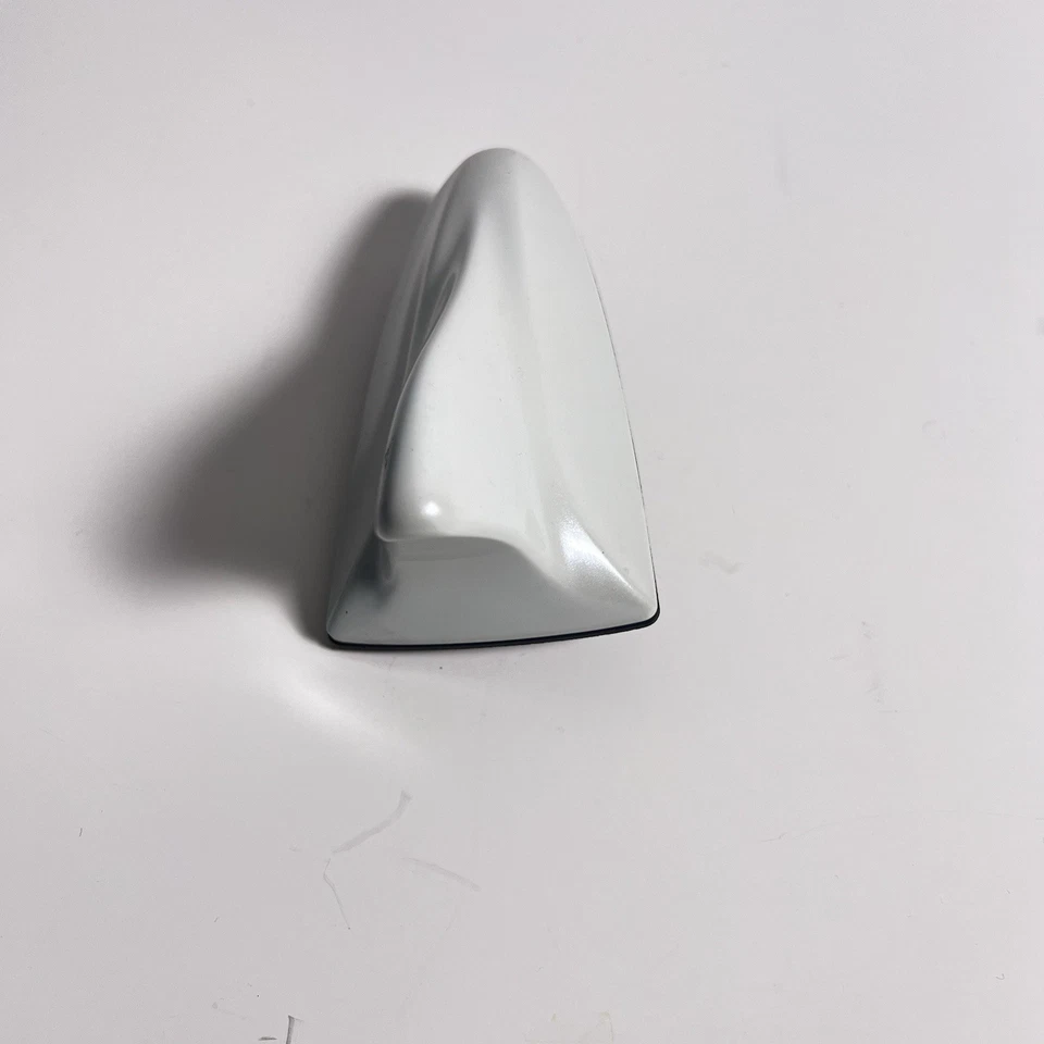 Hyundai Genesis 2009-2014 antena aleta de tiburón blanco perla 96555-3M500NAT OEM Foto 1 de 4