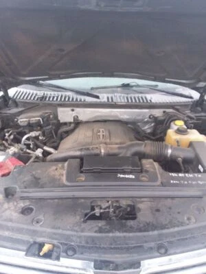 Conjunto de luz trasera derecha usado se adapta a: Lincoln Navigator 2016 cuarto panel montaje Foto 1 de 4