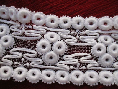 Entre-deux dentelle tulle brodé ancien (1915-20) soutache 73 cm x 7 cm  - Photo 1/4