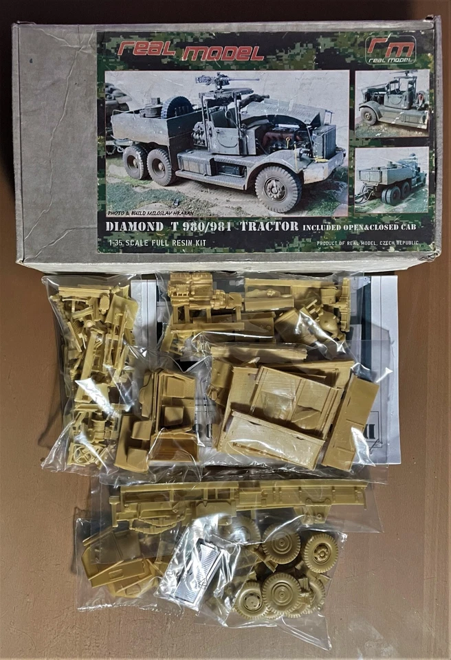 REAL MODEL RM35119 - DIAMOND T 980/981 TRACTOR - 1/35 RESIN KIT - Immagine 1 di 1