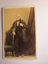 Buenos Aires - stehender Mann im Anzug  Kulisse ca. 1860er Jahre CDV Argentinien