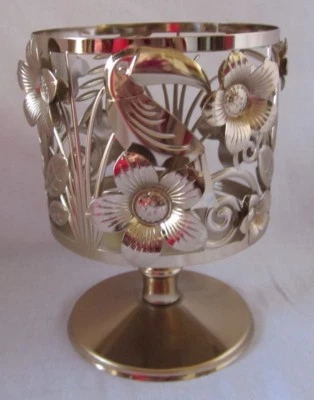 Bath and & Body Works Candle Sleeve for 3-Wick 14.5 oz Candle TOUCAN Pedistal - Image 1 of 4