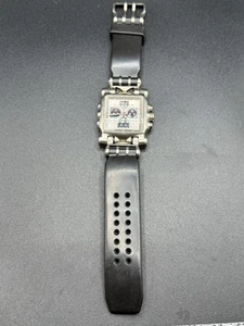 Reloj Oakley Minute Machine titanio plata con subesfera negra - Imagen 1 de 16
