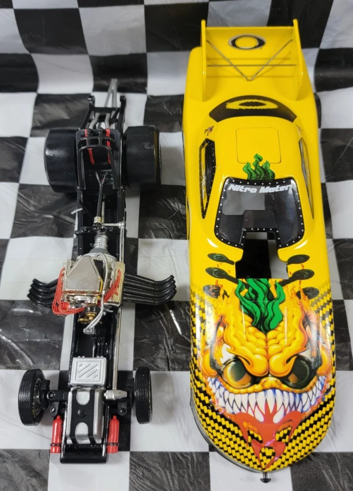 Action Scotty Cannon Oakley Dragon 1999 Pontiac Funny Car 1:24 @7500 W2499299566 Foto 1 de 4