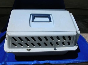 Kennel Cab 2, hard-sided small pet carrier. Front loading. - Picture 1 of 1