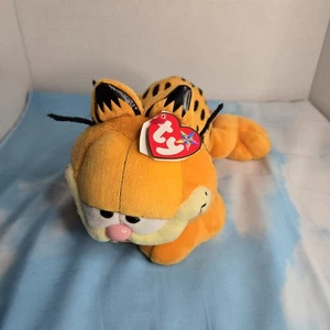 Ty Beanie Buddy Garfield Laying Down Plush Cat 11" PAWS 2006 - Picture 1 of 7