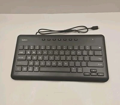 Teclado Belkin B2B124 negro con cable para iPad/iPhone con conector Lightning Foto 1 de 4