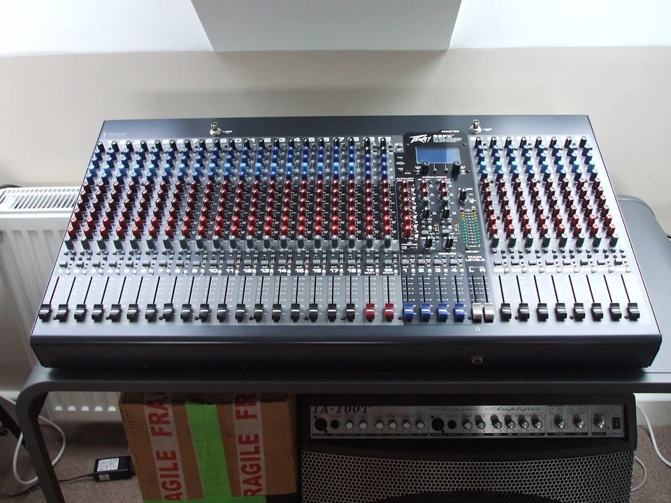 Peavey 32FX Studio 32 Channel mixer-Excellent Condition-Dual-FX - Image 1 of 4