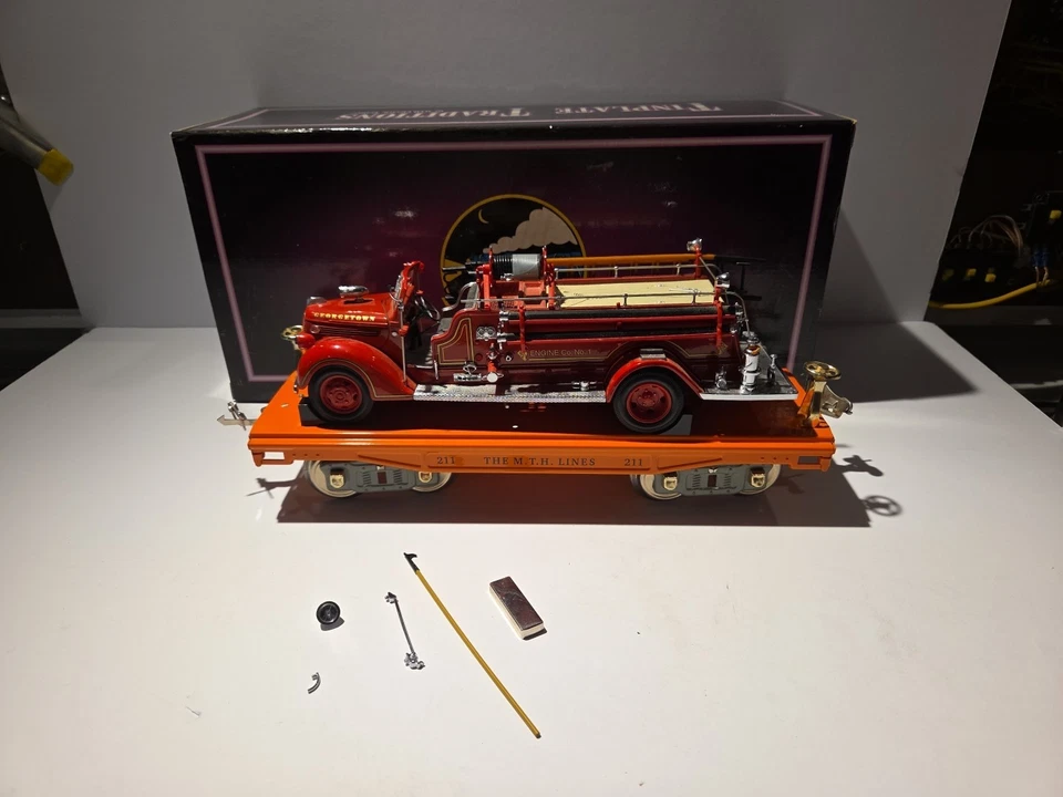 MTH Standard Gauge 10-2106 No.211 Flat Car With George Town Fire Truck Rare - Image 1 of 4