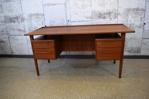60er Jahre Peter Lovig Nielsen Teak Schreibtisch, Tisch. - Bild 1 von 15