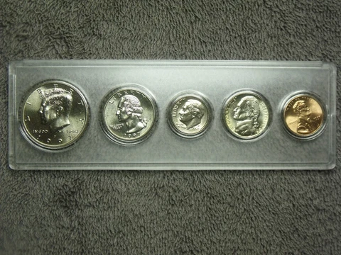 1997 Birth Year Set Choice Brilliant Uncirculated in hard plastic holder Cover