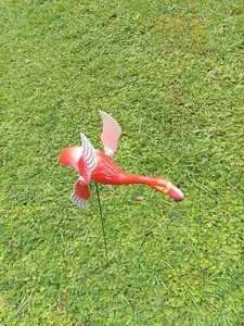 rosa Flamingo Kunststoff Gartenpfahl verkauft in Los von 2 Flügeln bewegen sich beim Wind B, - Bild 1 von 4