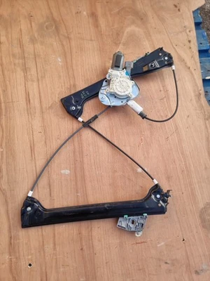 BMW Z4 E85 E86 Passenger N/S Left Door Window Reg Regulator Motor 7198411S - Image 1 of 4