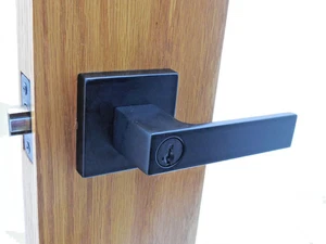 Kwikset Singapore Keyed Entry Leve Door Handle Matte Black Square Exterior Lock - Picture 1 of 3