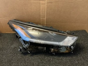 Faro LED derecho TYC CAPA para Toyota Highlander modelos L/LE/XLE 2022-2023 - Imagen 1 de 10
