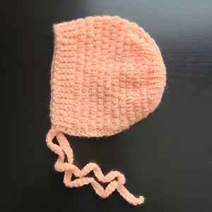 Baby Girl Hat BONNET knitted Acrylic Handmade Peach 0-3 months - Picture 1 of 6