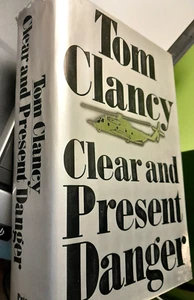 1989 Tom Clancy Clear and Present Danger Thriller 1st/1st Ed. w/Autograph HC/DJ - Imagen 1 de 14