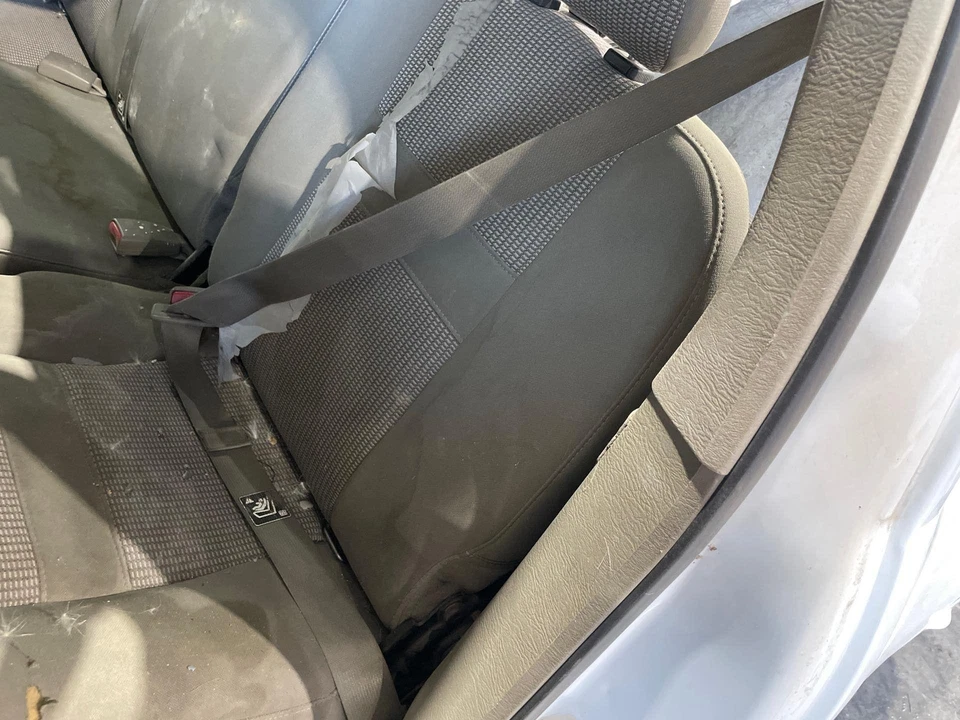 2006 Dodge Ram 1500 Driver LH Left Khaki Rear Seat Belt Retractor Foto 1 de 1