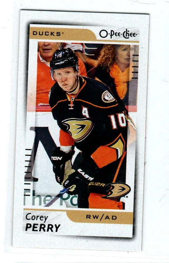 2017-18 O-Pee-Chee Mini #M43 Corey Perry (ref 149483) - Image 1 of 1